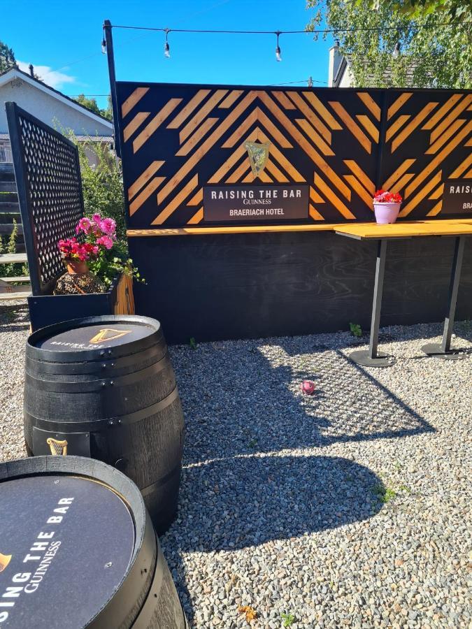 OYO Braeriach Hotel Newtonmore Exterior foto